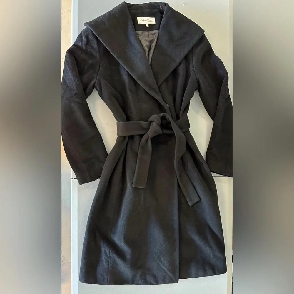 Calvin Klein Black Fully Lined Wool Coat with Snap Closure & Tied Waist. Size 6 - Picture 2 of 9